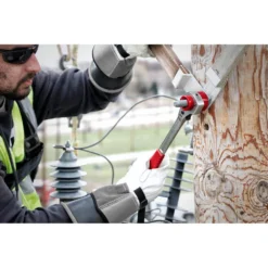 Milwaukee Lineman's Aerial Tool Apron with Lineman's High Leverage Ratcheting Wrench with Smooth Strike Face (2-Piece) -Gripstor Sales Store red milwaukee tool belts 48 22 8290 48 22 9213 4f 1000